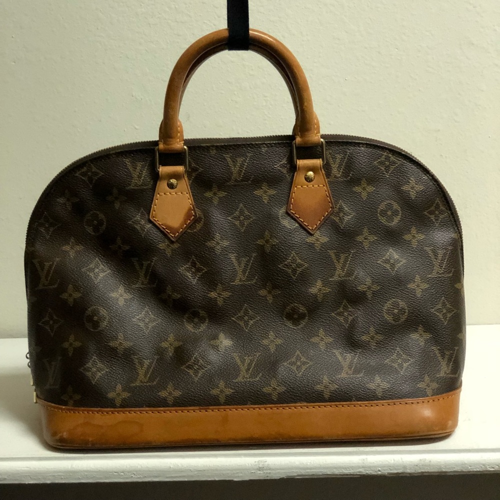 Louis Vuitton monogram alma hand bag